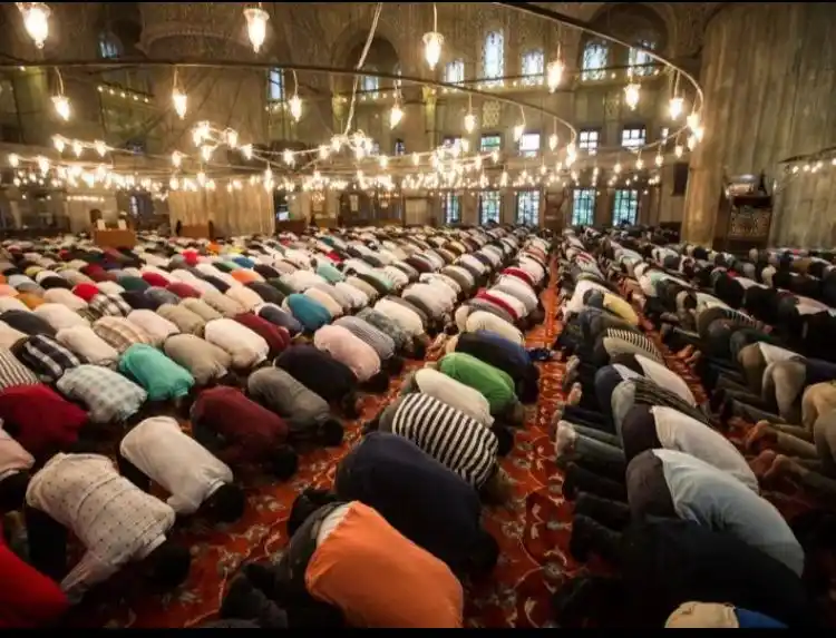 { وَٱتَّقُواْ يَوْمًا تُرْجَعُونَ فِيهِ إِلَى ٱللَّهِ ۖ } post