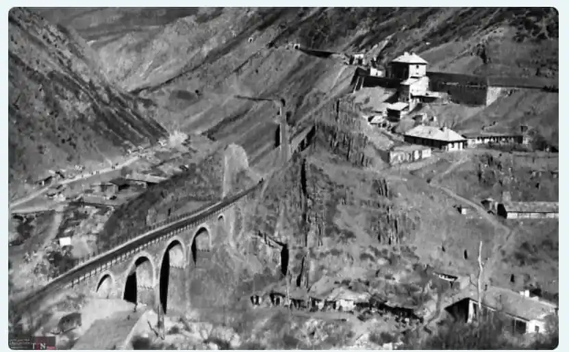 Image from سازمان نظام کاردانی ساختمان استان تهران: ۶ ‍اسفند سال ۱۳۰۵؛ تصویب قانون احداث راه آهن سراسری ایران   به موجب قا...