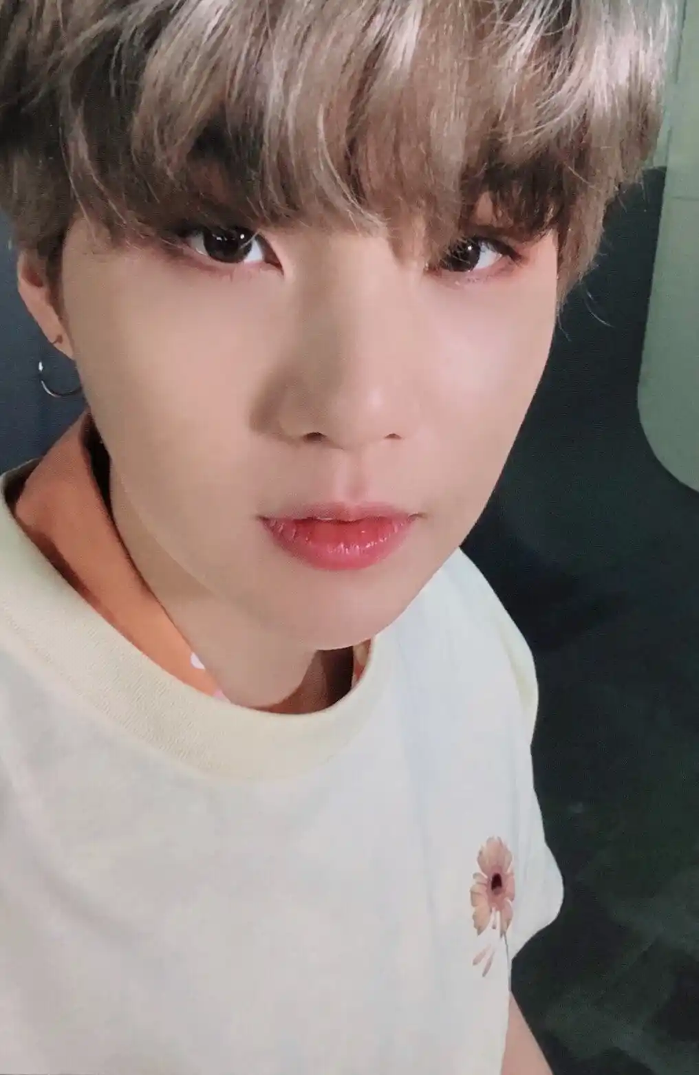 Image from Suga Agustd🍊🪷🖤💜: D-114✨ TE AMAMOS YOONGI FLORES PARA YOONGI TE ESPERAREMOS YOONGI N...
