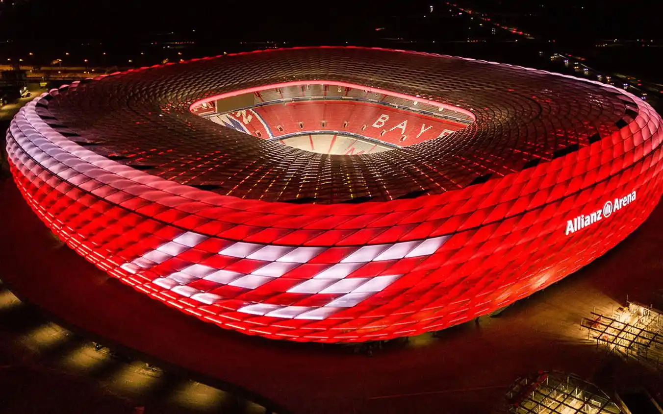 Image from Tokmogh: 🔴⚪️ 125 years of FC Bayern: Allianz Arena with animated special light...