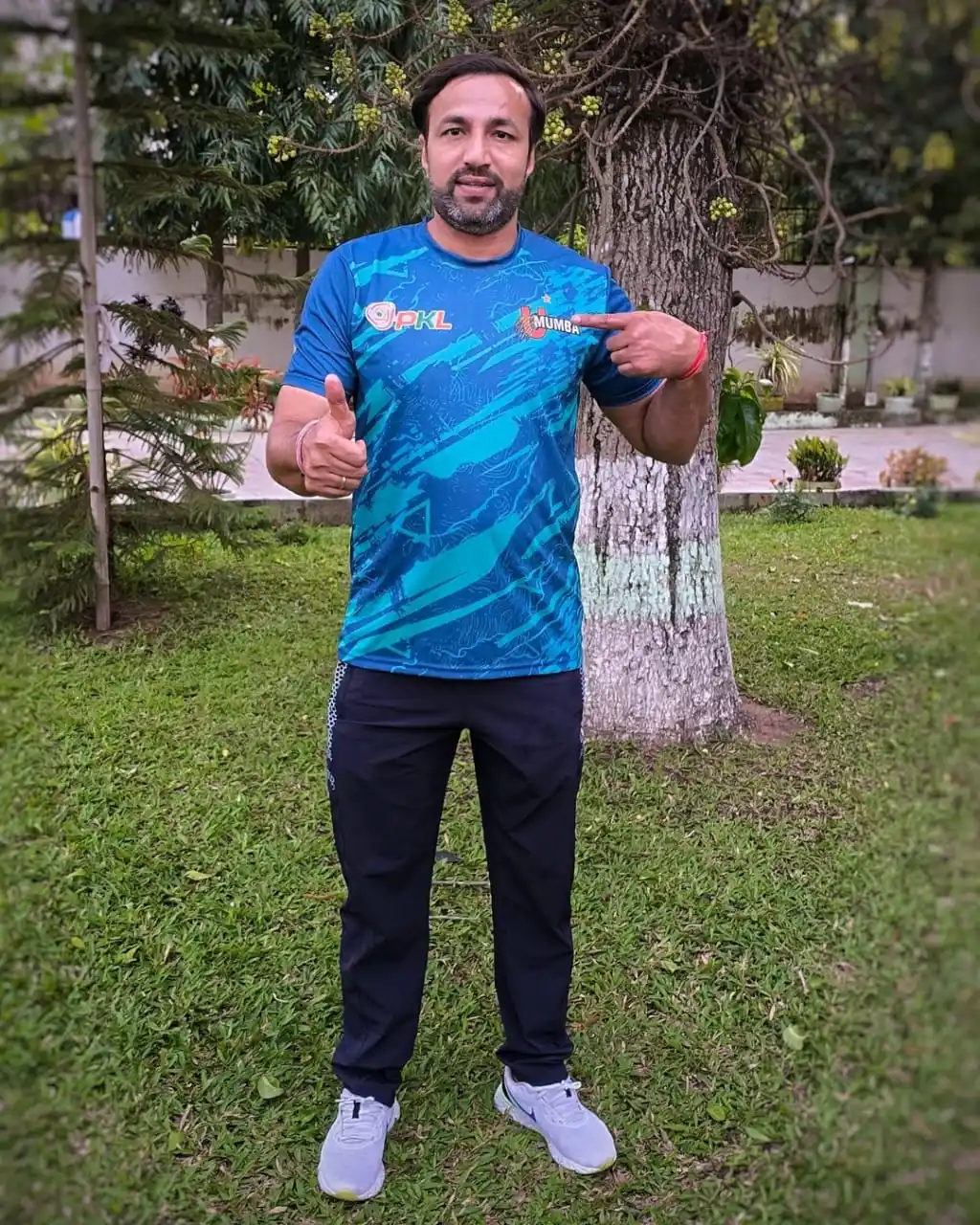 Image from U Mumba: Our first look at Rakesh Kumar donning Mumba colours as Head Coach 🧡 ...