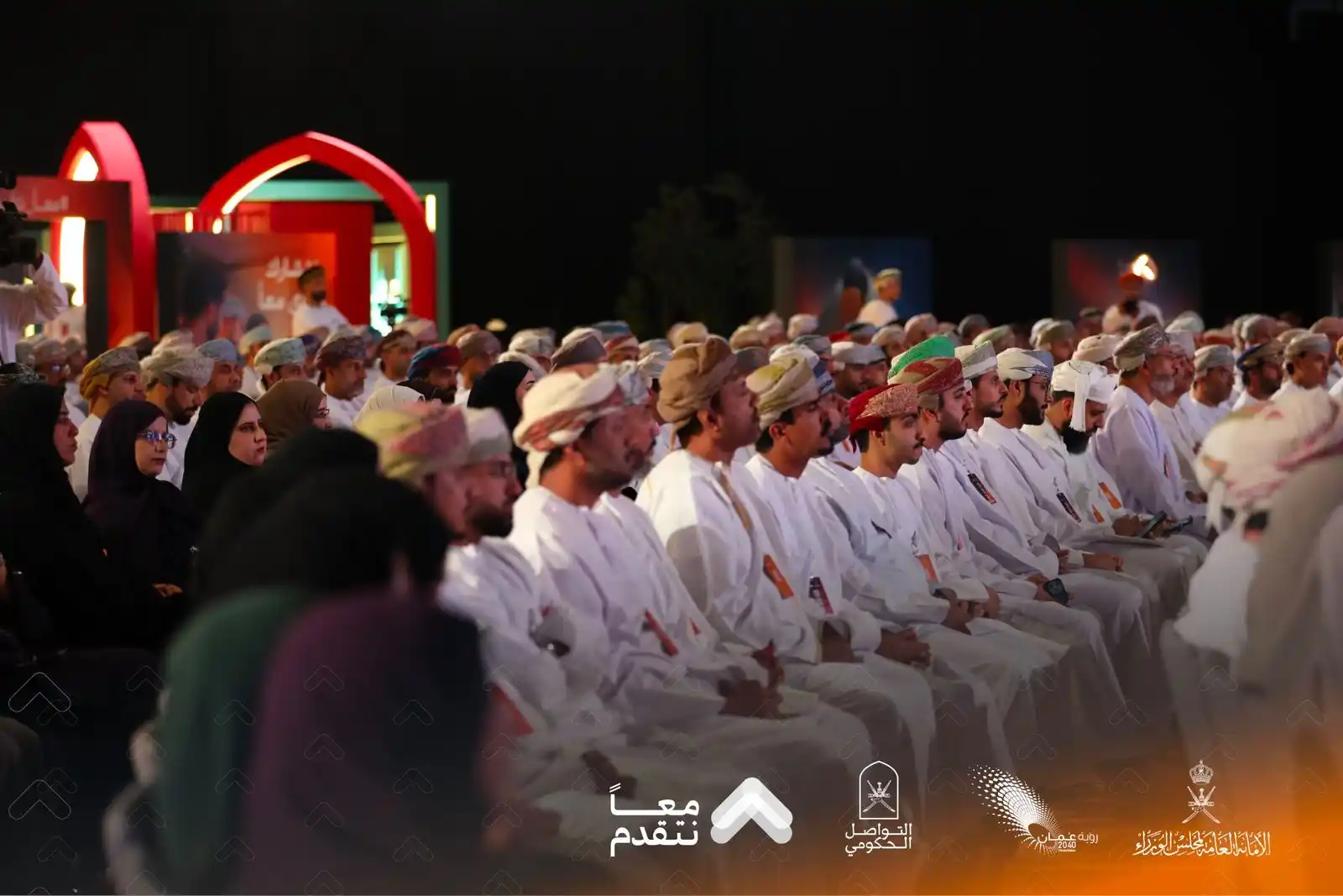 Image from الذكرى العُمانية : سعادة وكيل وزارة الثقافة والرياضة والشباب للرياضة والشباب خلال الجلسة ...