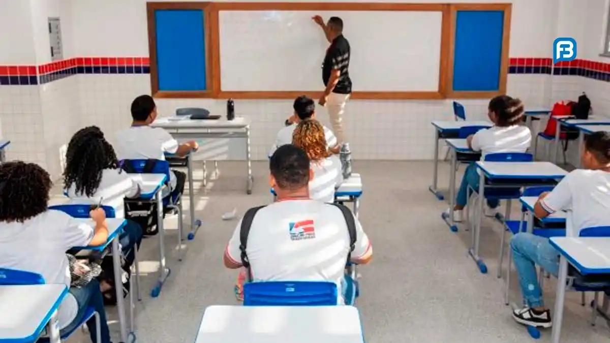 Image from Fala Barreiras, Portal de Notícias: *MAIS 82 PROFESSORES DA EDUCAÇÃO BÁSICA SÃO CONVOCADOS*
_SEC convoca ...