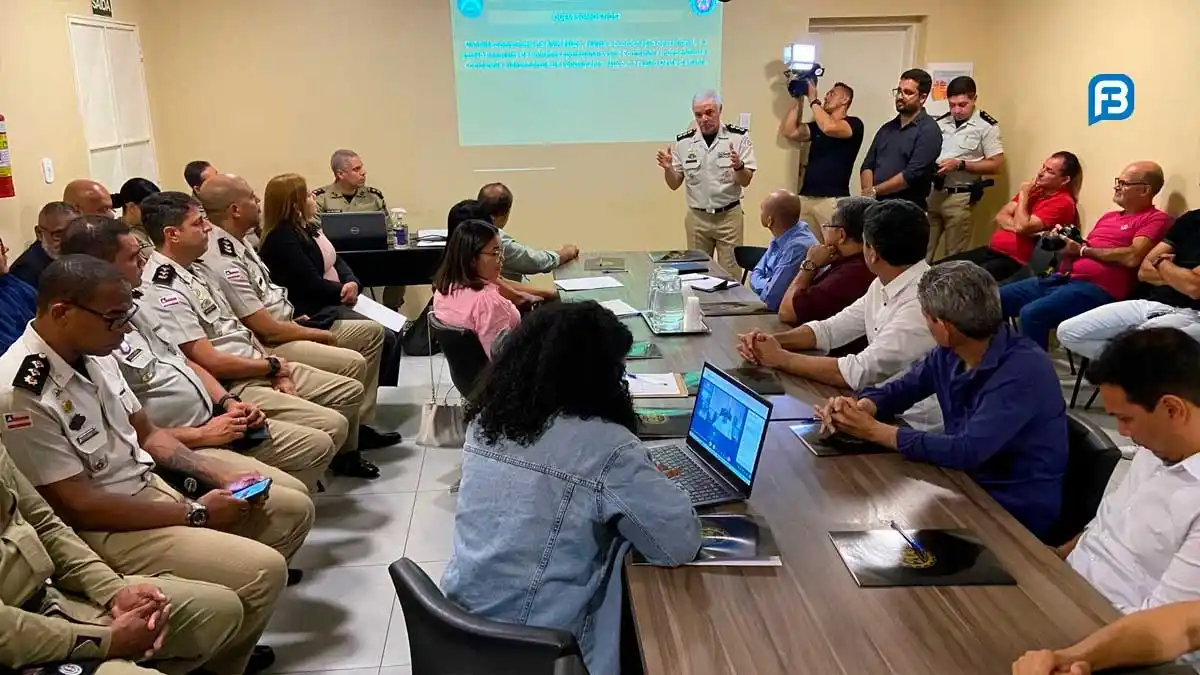 Image from Fala Barreiras, Portal de Notícias: *SEGURANÇA PÚBLICA DA REGIÃO OESTE É DEBATIDA COM AUTORIDADES* _Segura...