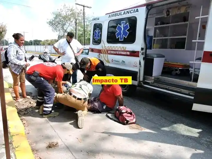 Image from Impacto Informativo TB: Un lesionado en choque de moto y taxi en Tierra Blanca <a class="tex...
