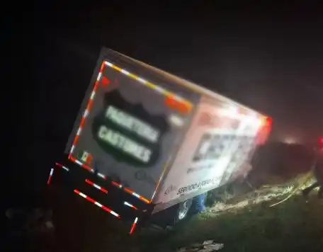 Image from Impacto Informativo TB: ¡¡Camión sufre accidente autopista la Tinaja a Cosoleacaque!! <a cl...