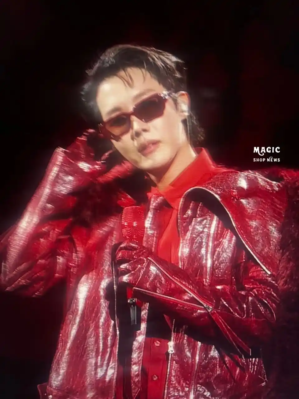 Image from Magic Shop News ⟭⟬⁷ 🪄💜 BTS: *🚨 ARMY, SE VOCÊ QUER ASSISTIR AO SHOW DO J-HOPE E TER ACESSO A RECEI...