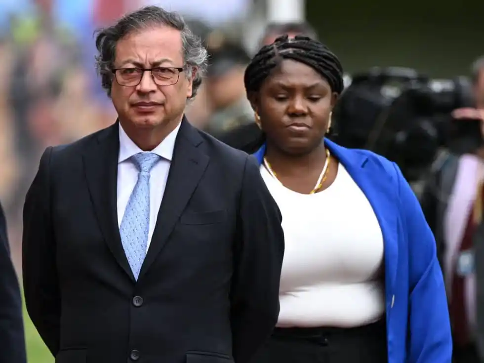 Image from PanamPost: Colombia 🗣️🛑 | Bogotá, 27 feb (EFE).- El presidente colombiano, Gust...