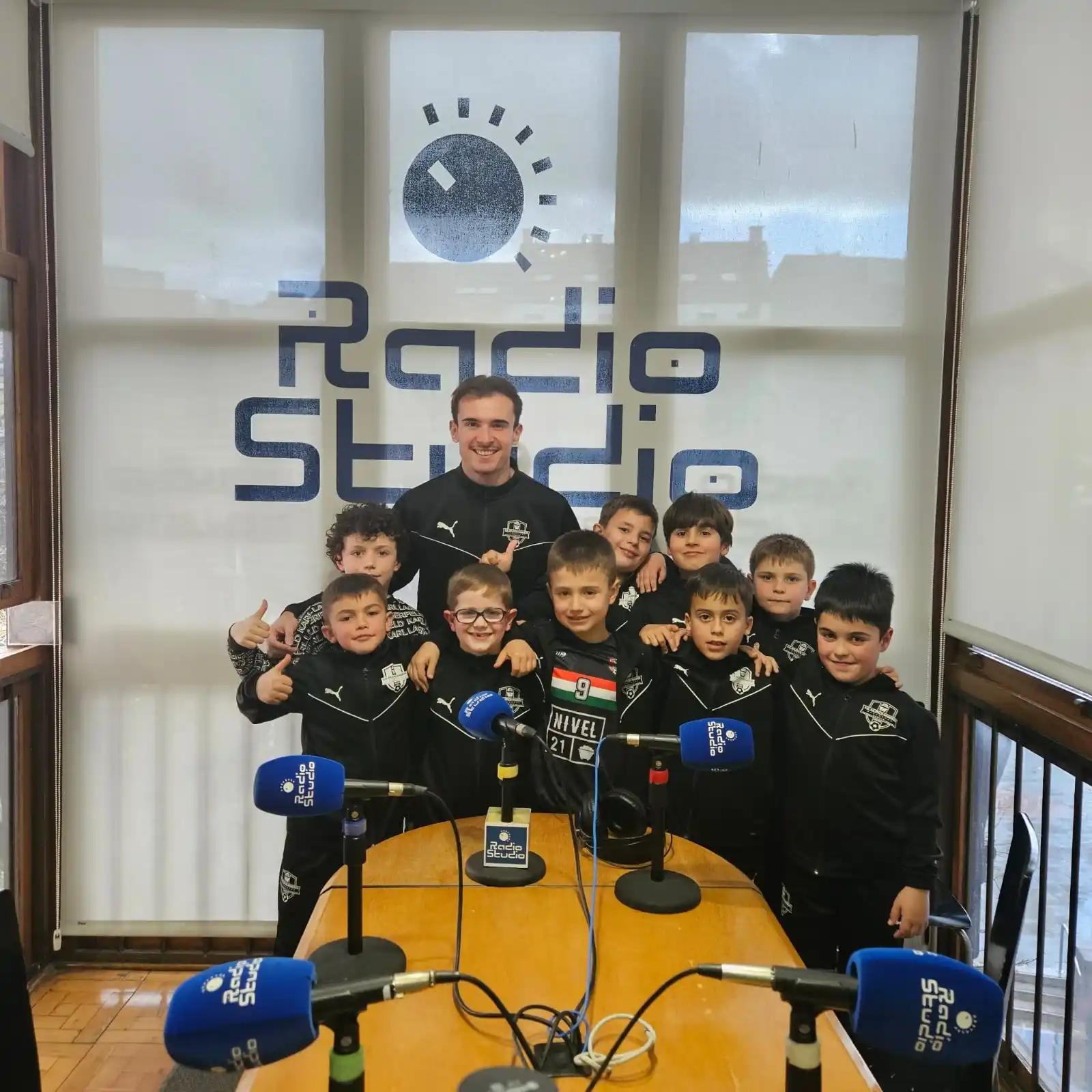 Image from Radio Studio: 📻 𝐏𝐨𝐝𝐜𝐚𝐬𝐭 | Studio Promesas 📅 27/02/25 🎙️ Este jueves en nu...