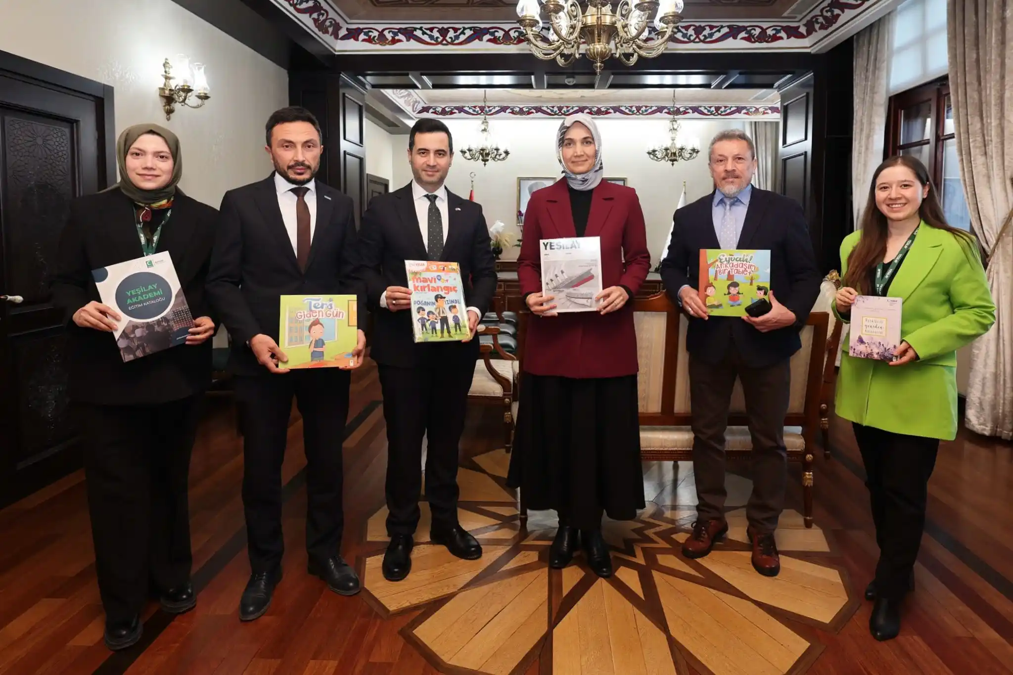Image from Türkiye Yeşilay Cemiyeti: Afyonkarahisar Valisi Sayın Kübra Güran Yiğitbaşı’nı ziyaret ettik. Y...