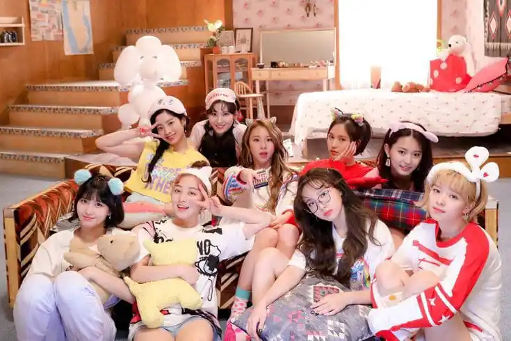 TWICE's Best ONCE post