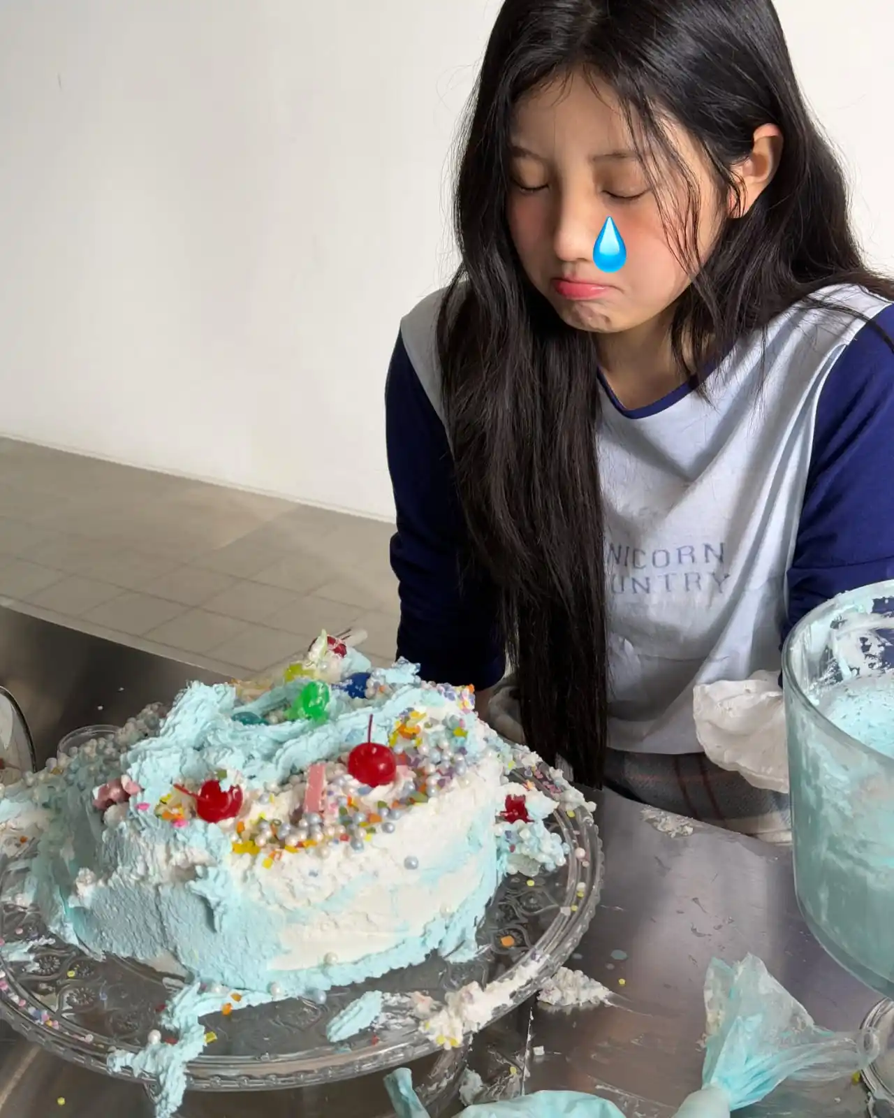 Image from UPDATE ILLIT 💜: *༊·˚ X UPDATE  ་༘࿐* ᯓ★ : [ BEHIND📸 ]  ‧₊˚✧ʚ🎂꒰๑•﹏•๑꒱  <a class="text-...