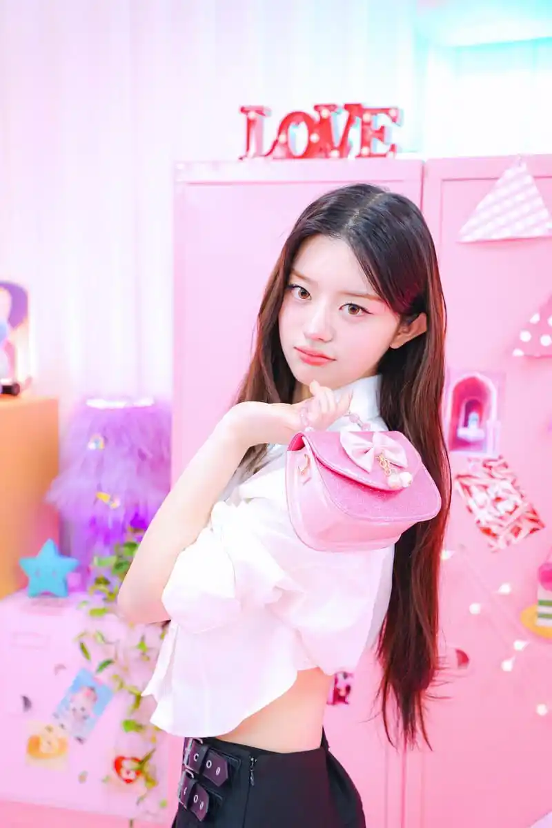 Image from UPDATE ILLIT 💜: *༊·˚ @.minju_cabinet TWITTER UPDATE ་༘࿐* ᯓ★ : 💗Kabinet Merah Muda Mi...