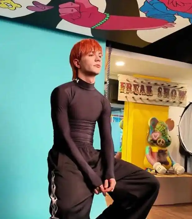 𝐀𝐧𝐭𝐢𝐒𝐨𝐜𝐢𝐚𝐥-𝐒𝐨𝐜𝐢𝐚𝐥𝐂𝐥𝐮𝐛⋆ post