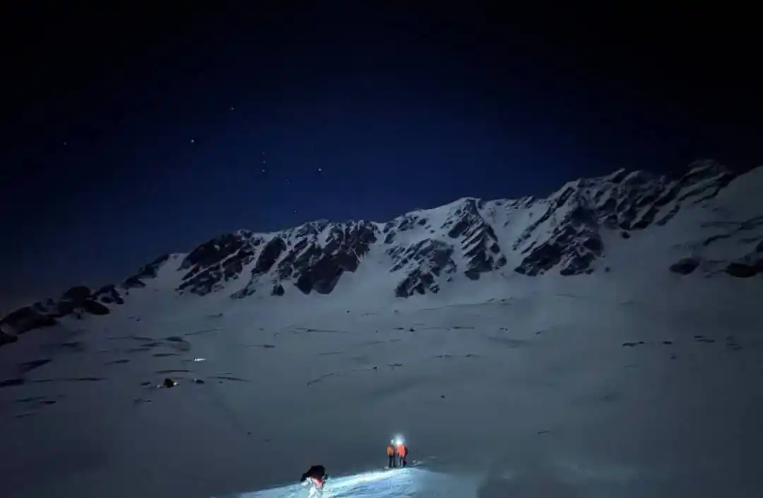 Image from استانداری کردستان: ✅ *عملیات جستجو برای یافتن کوهنوردان گرفتار در برف همچنان ادامه دارد* ...
