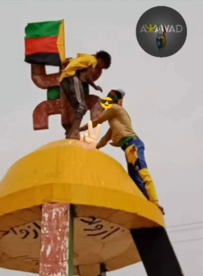 Image from 🟥🟦🟨⬜
ⴰⵣⵡⴰⴷ، AZAWAD VOICE OF FREEDOM: سؤال جوهري يحمل في طياته حقيقة الوجود الأزوادي. النضال لم يكن يومًا تر...