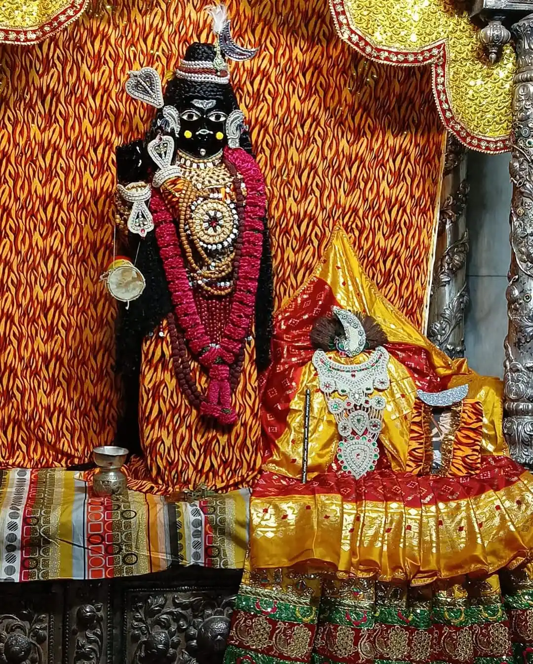 बांके बिहारी जी परिवार post