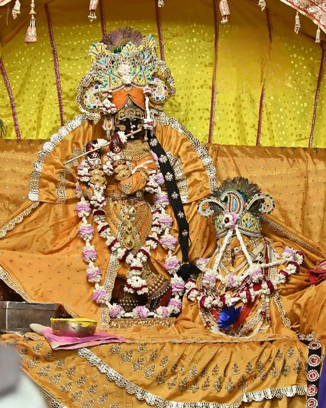 बांके बिहारी जी परिवार post