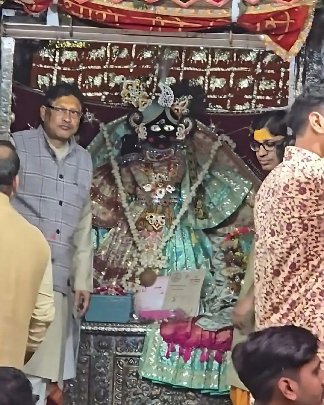 बांके बिहारी जी परिवार post