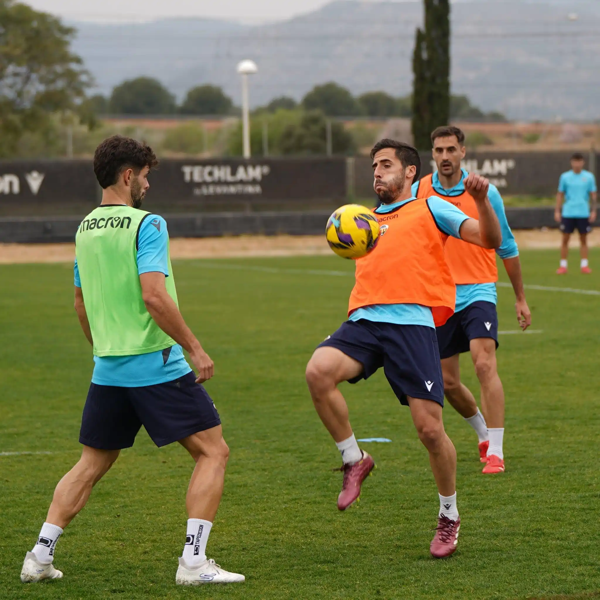 Image from CD Castellón: 🏋️‍♂️⚽️ Nueva sesión de trabajo para los albinegros   🔜 <a class="te...