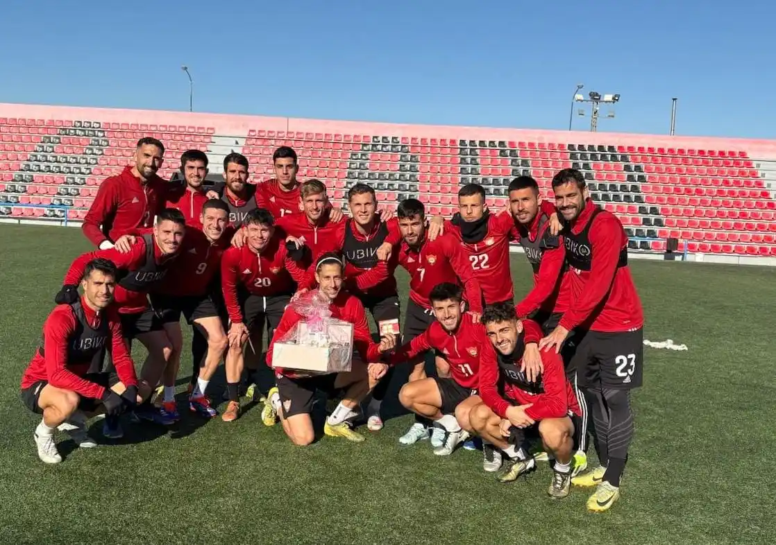 Image from C.D. CIEZA: 👶⚽ La plantilla del CD Cieza ha querido tener un bonito detalle con n...