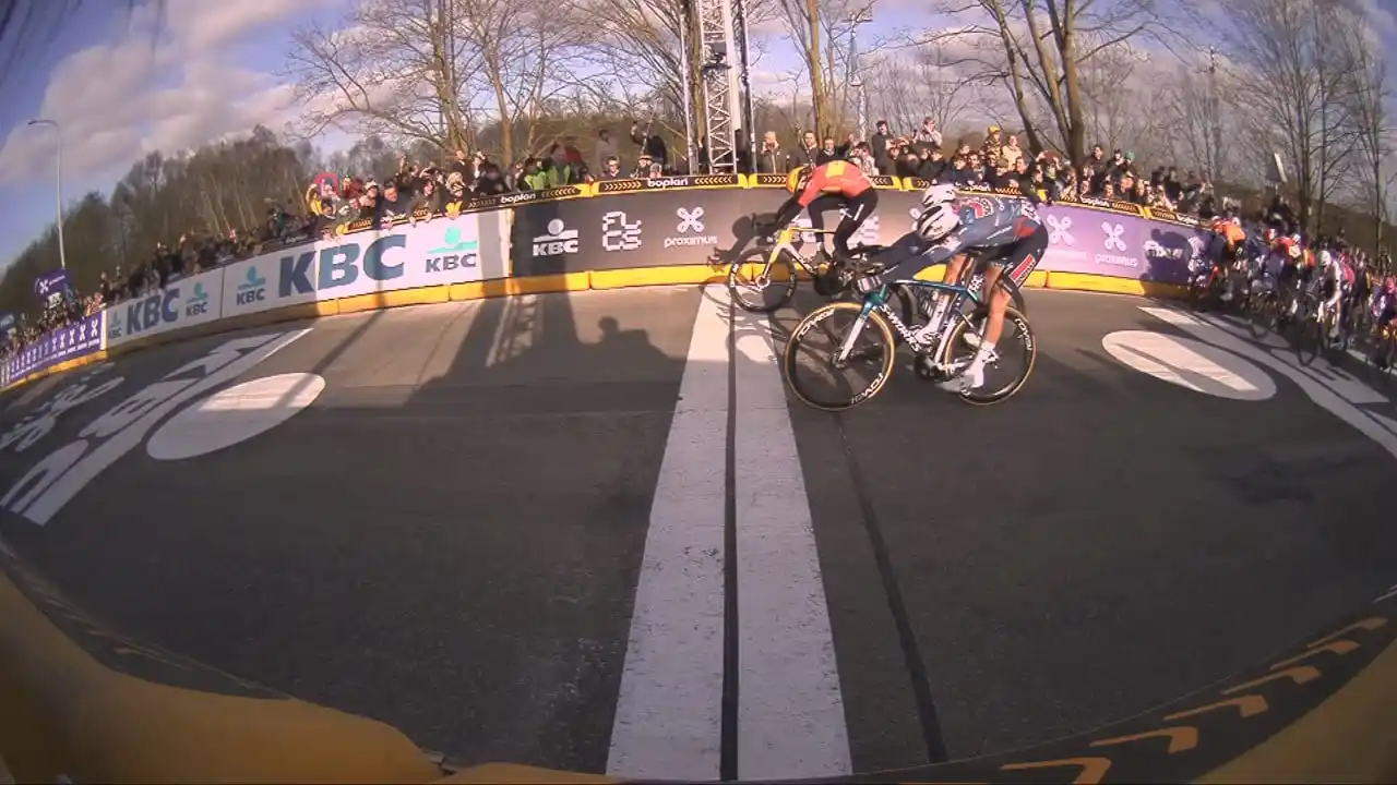 Image from CYCLINGnlNEWS: Een vrij saai koersverloop en een onverwachte winnaar: Soren Waerenskj...