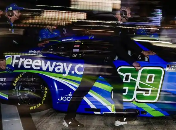 Escudería Telmex  post