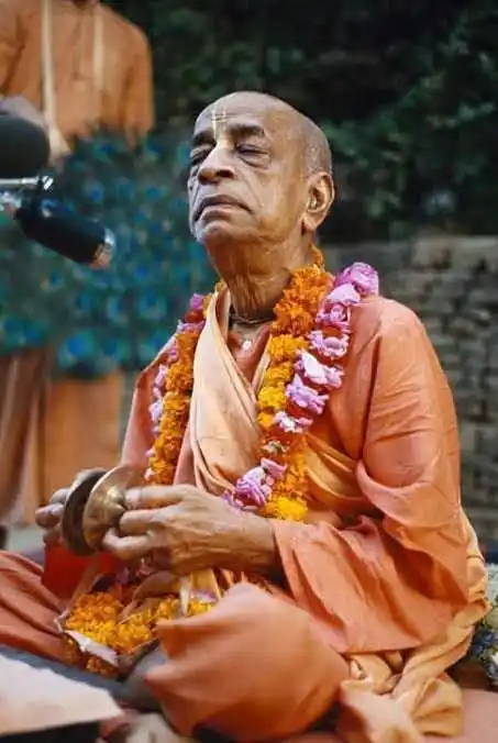 Image from Hare Krishna Global: *"El canto del santo nombre de Krishna es la forma más poderosa de bha...