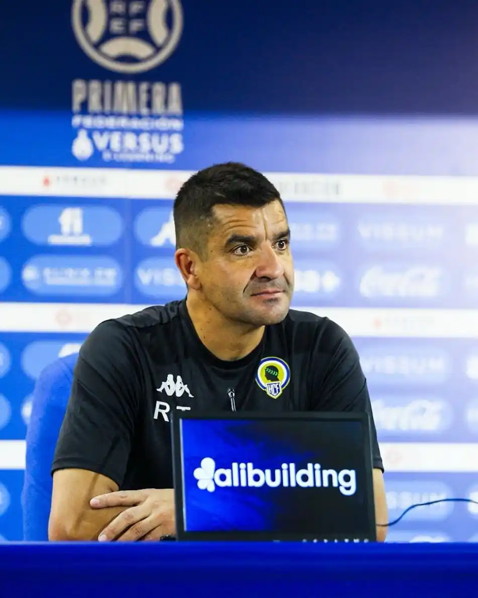 Image from Hércules de Alicante CF: 🎙️𝗣𝗥𝗘𝗩𝗜𝗔 | Rubén Torrecilla “En esta categoría no te puedes fi...
