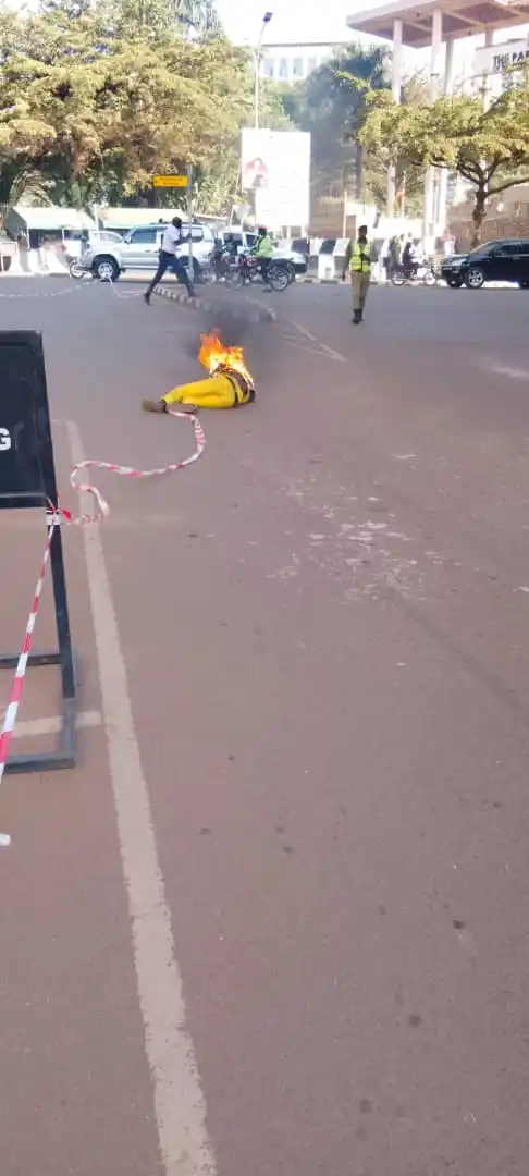 Image from Kumalo Daily: Breaking: At the entrance of the parliamentary building in Kampala, a ...