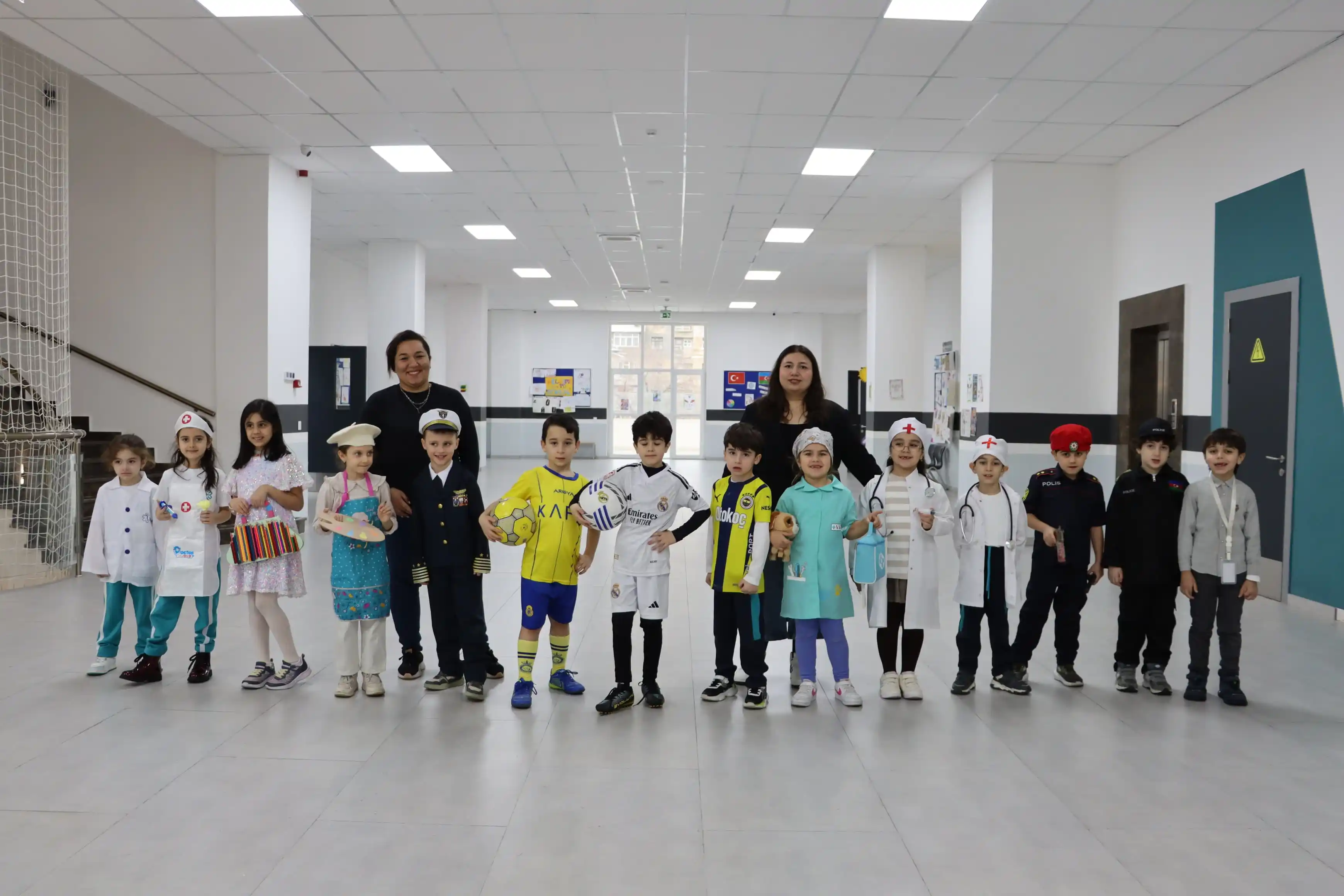 Image from Maarif Azərbaycan: ✨Birincilərimiz üçün "career day" təşkil etdik ❤️Birinci sinif şagird...