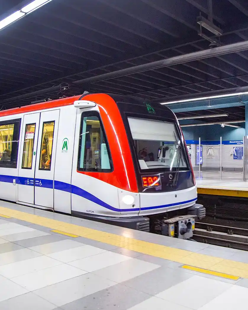 Image from Metro de Santo Domingo: Tren a la vista, en camino para llevarte a tu destino de forma segura....