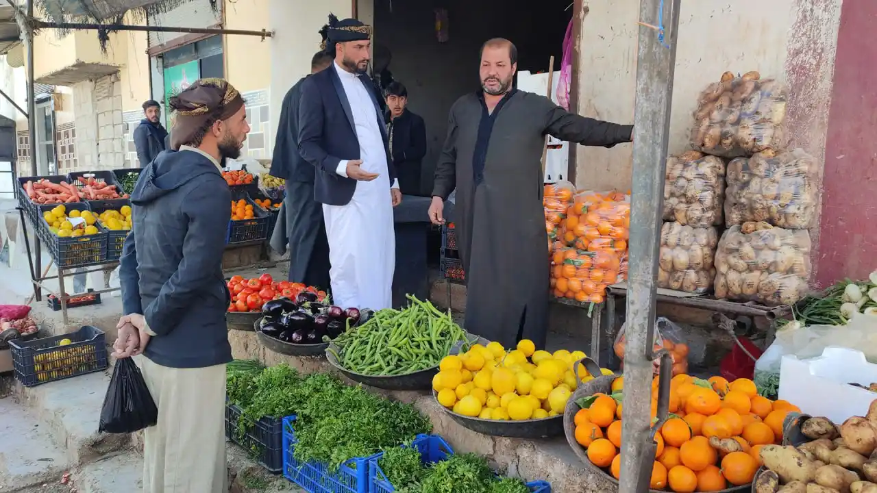 Image from محافظة حماة: حركة نشطة تشهدها الأسواق والمحلات التجارية في محيط مسجد أبو بكر الصديق...