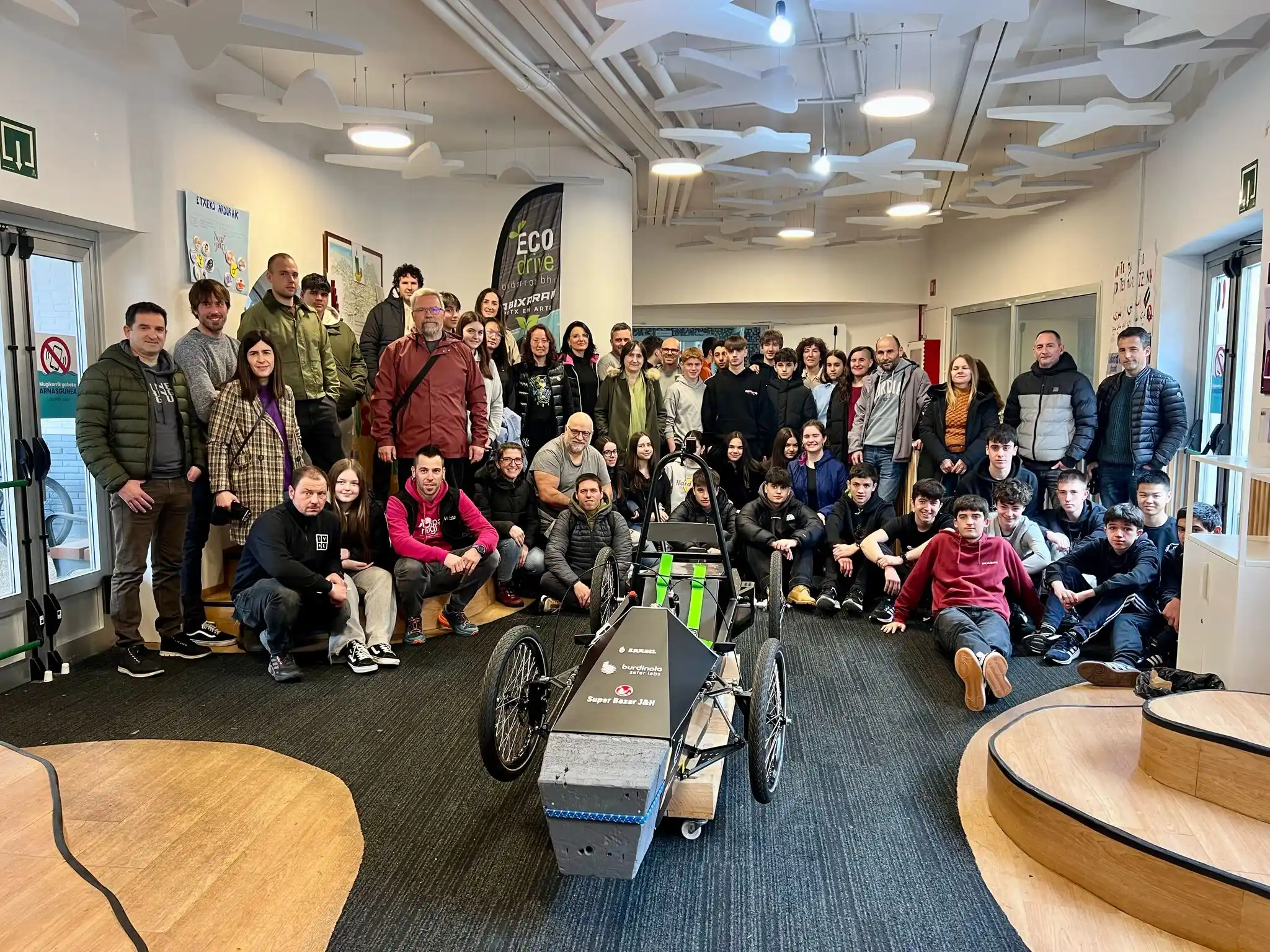 Image from Ondarroako Udala: [HEZKUNTZA] 🏎️💨Institutuko Ecodrive Ondarroa BHI proiektuaren aurkez...