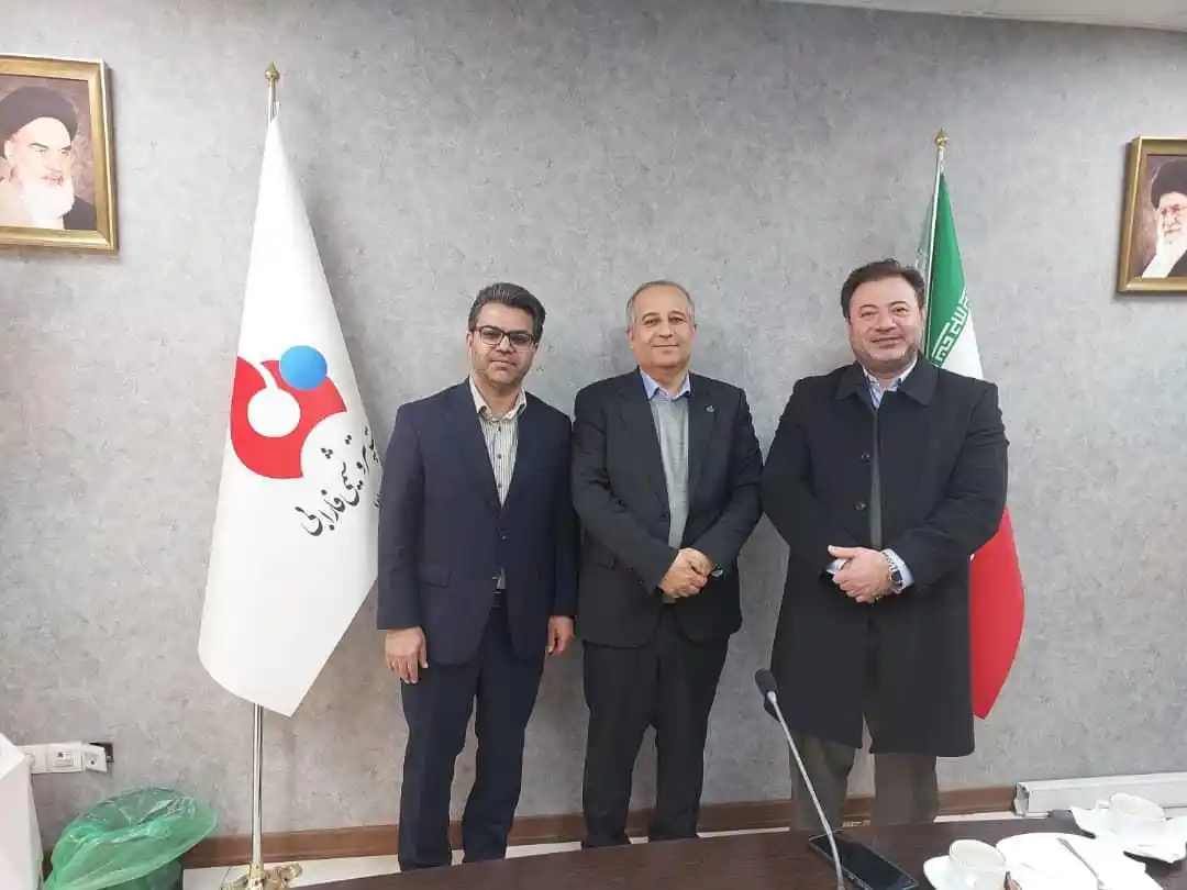 پتروهمکار post