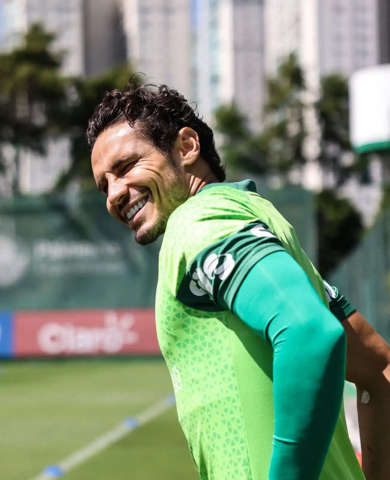 Raphael Veiga ®️ post