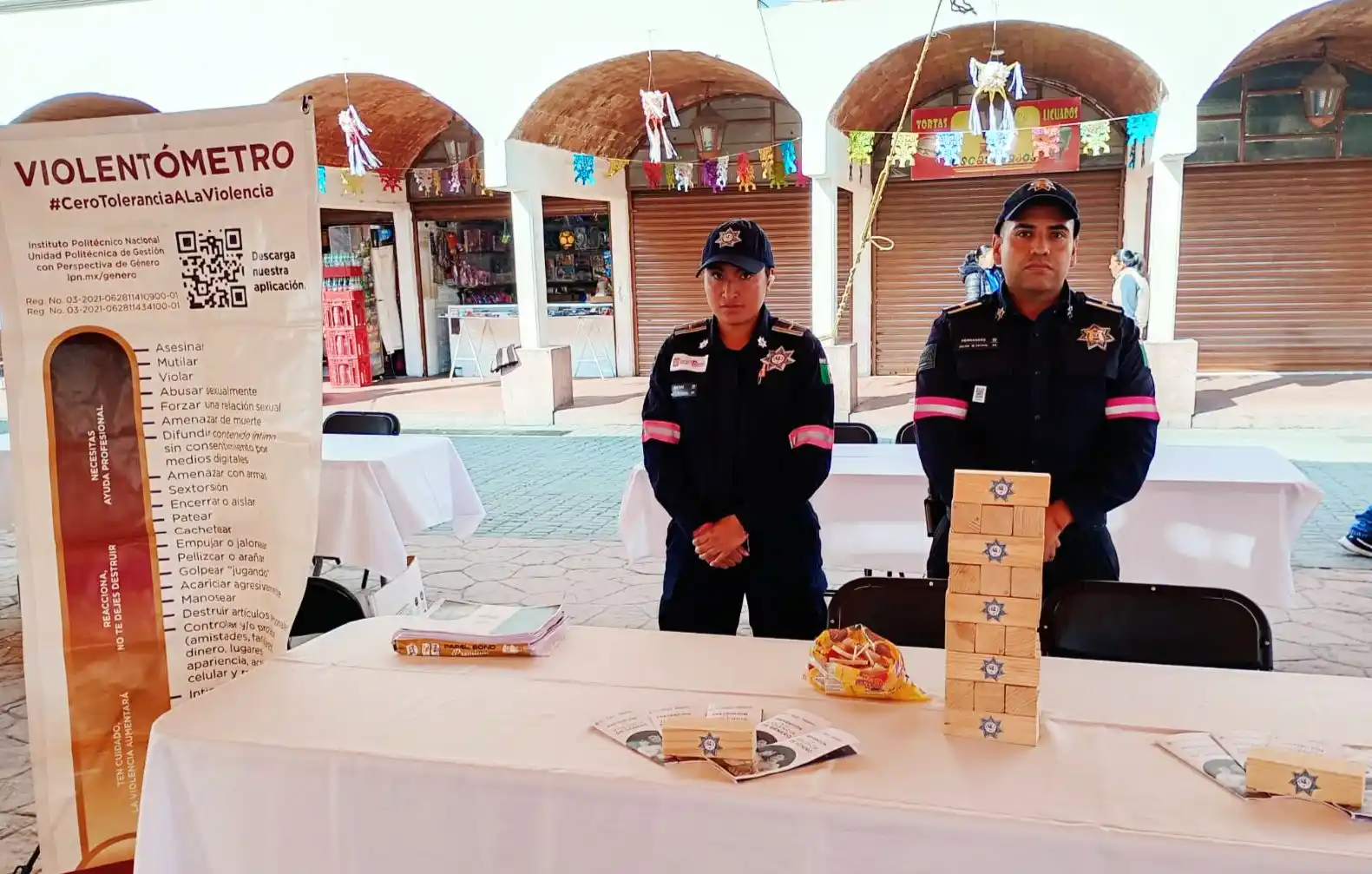 Image from Secretaría de Seguridad del Edomex : 👮🏻 👮🏽♂️ Con el objetivo de prevenir actos delictivos, policías de...