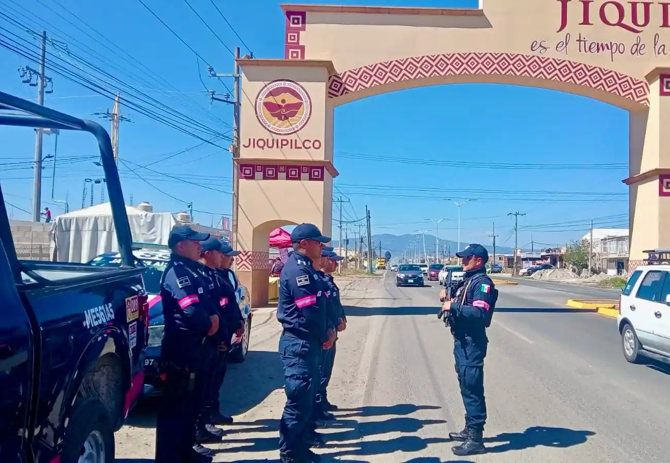 Image from Secretaría de Seguridad del Edomex : *Jiquipilco* 📍  Personal de la *Policía Estatal* 👮🏻‍♀️👮🏻‍♂️ reali...