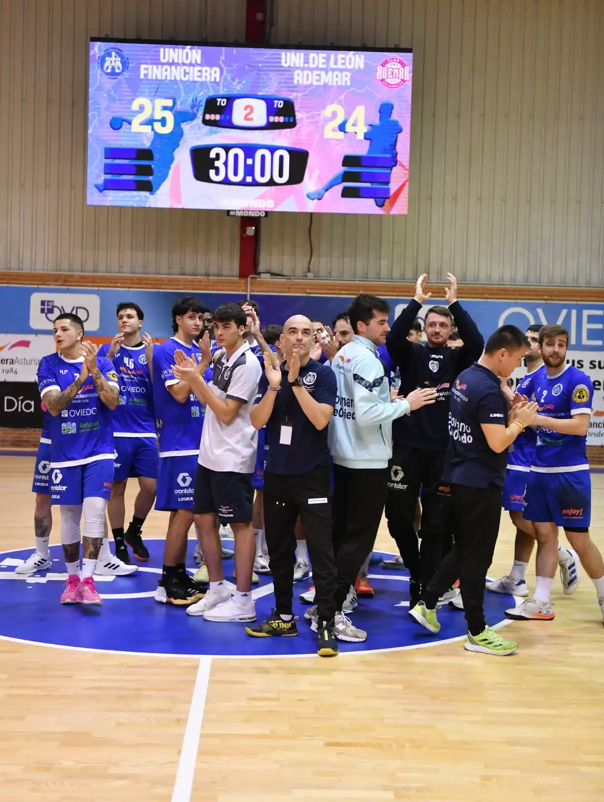 Unión Financiera Balonmano Base Oviedo post
