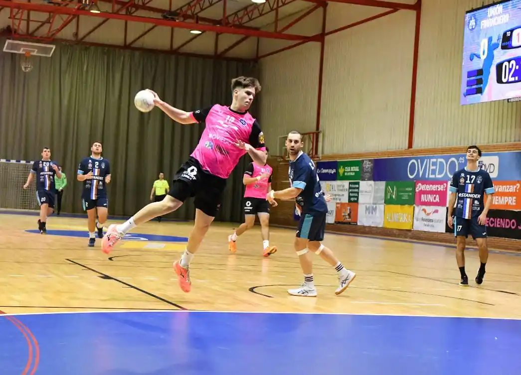 Unión Financiera Balonmano Base Oviedo post