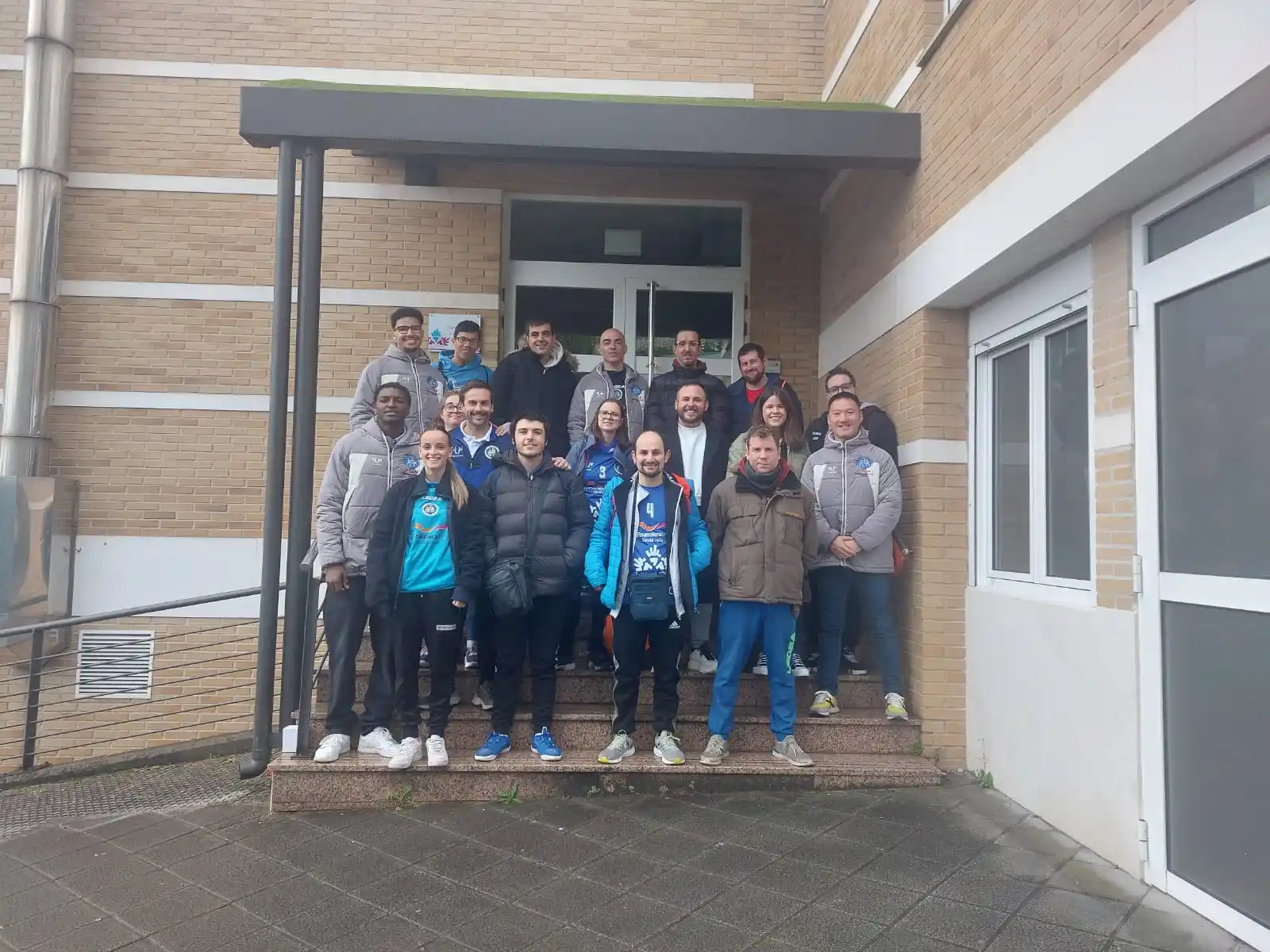 Unión Financiera Balonmano Base Oviedo post