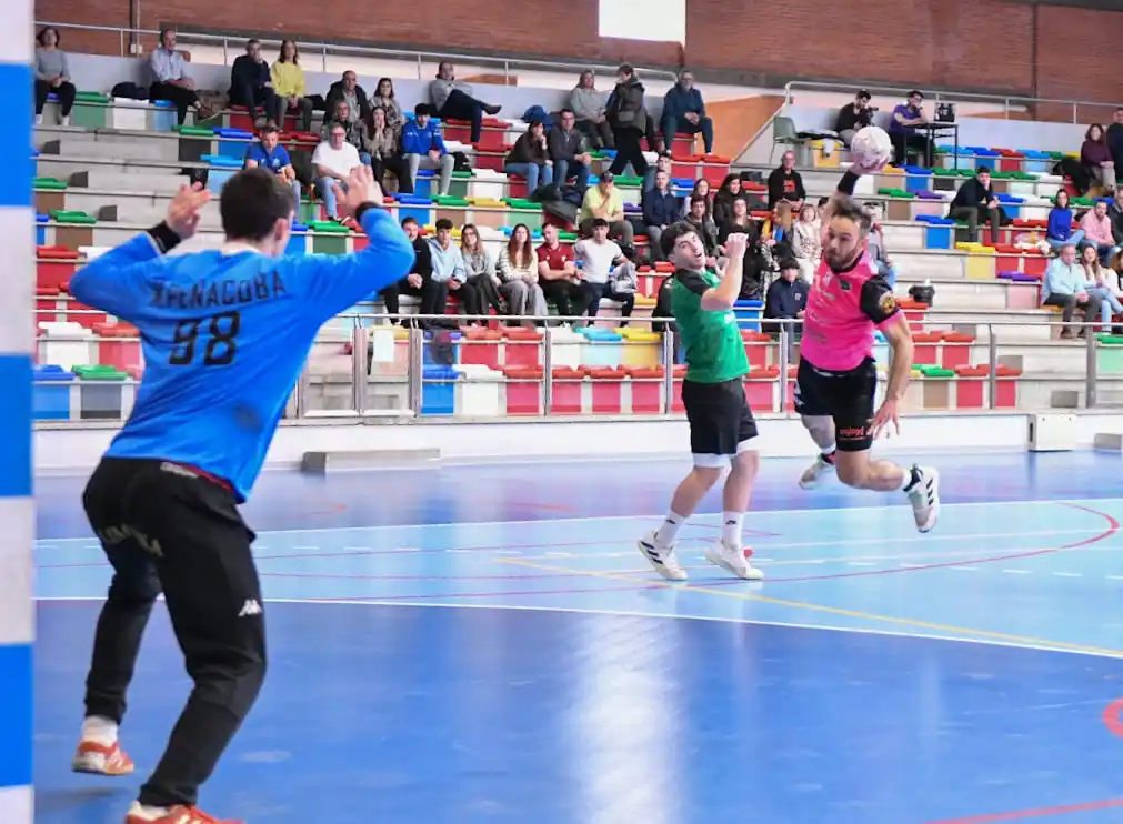 Unión Financiera Balonmano Base Oviedo post