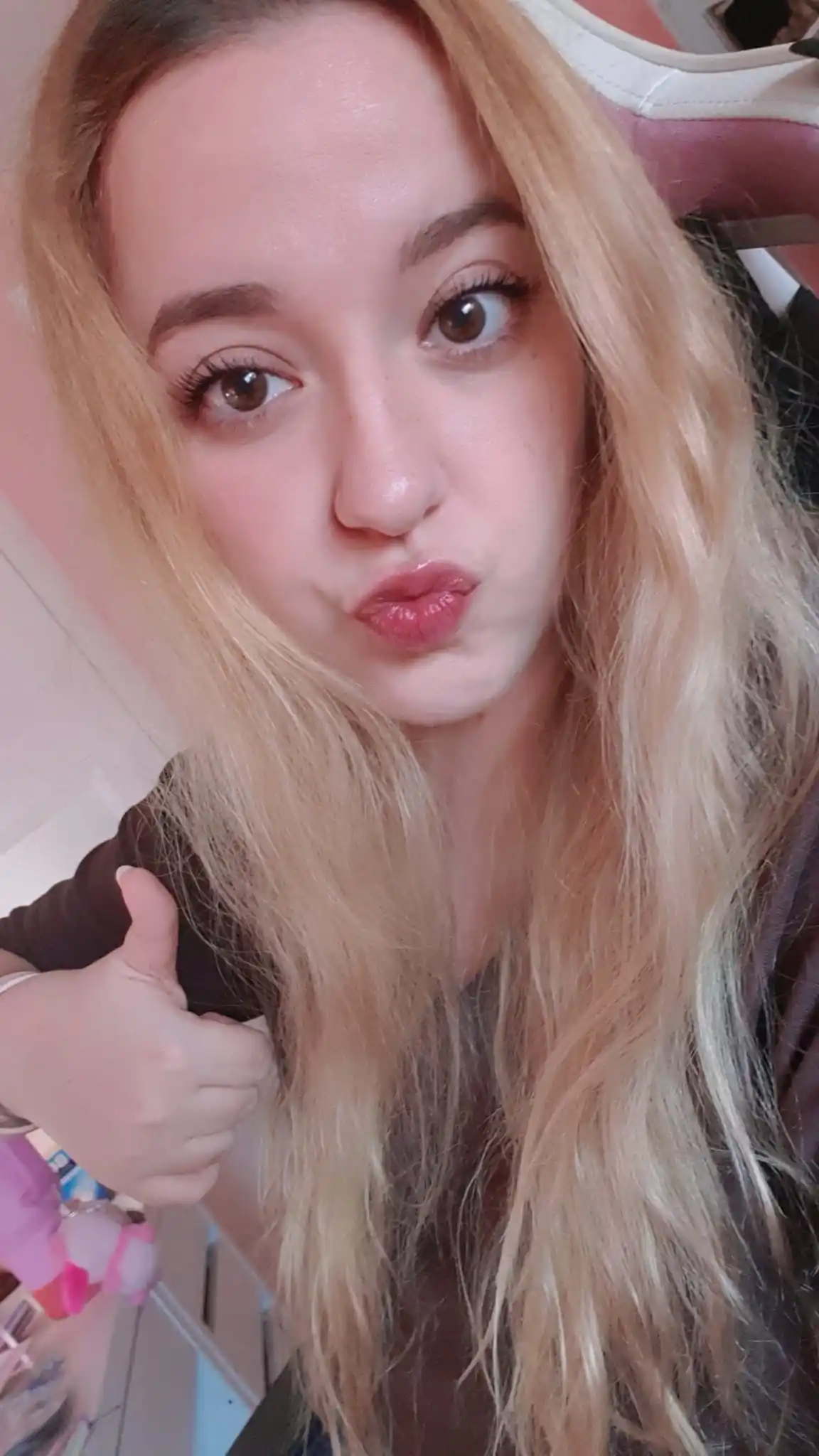 VeriBlondie post