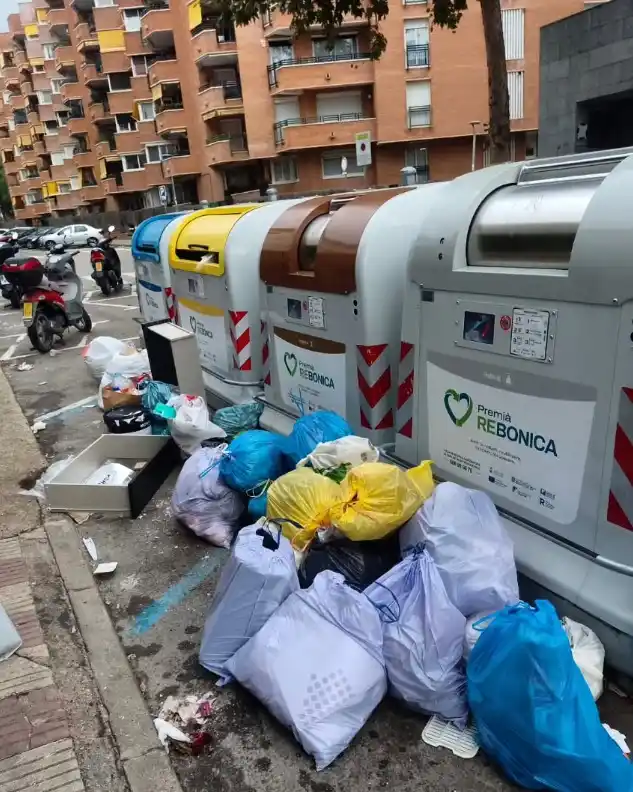 Volem contenidors SENSE targeta PdM post