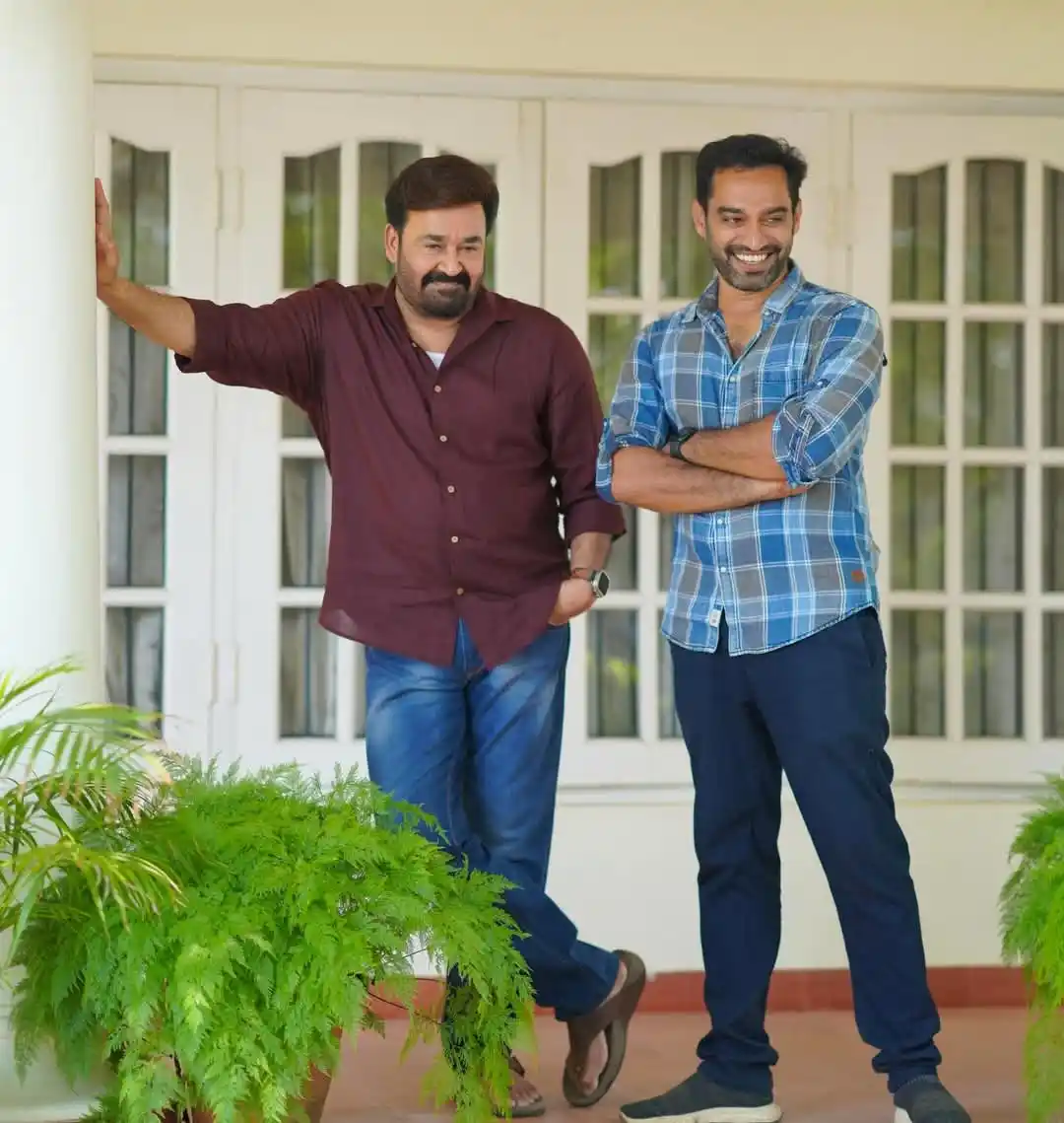 Image from 360° ᵁᵖᵈᵃᵗᵉˢ™: That Smile ♥️ @Mohanlal. <a class="text-blue-500 hover:underline curs...