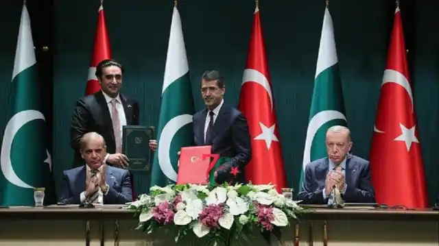 Image from 5KARAT24 القارات الخمس: 24 اتفاقية تعاون بين باكستان وتركيا وقع الرئيس أردوغان ورئيس الوزراء ا...
