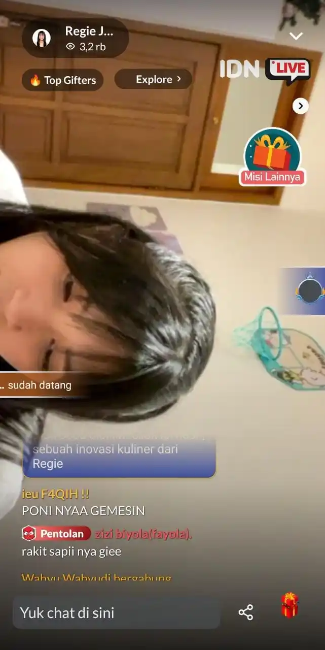 anomali bercerita post