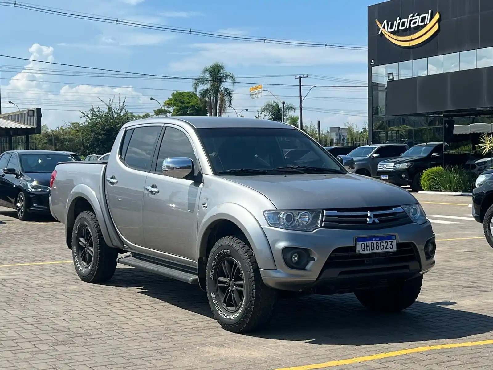 Image from Atacadao Do Carro Autofácil veículos: *MODELO*: L200 TRITON HPE 3.5 FLEX AUT. 4x4 *KM*: 166.455 *ANO*: 2015 ...