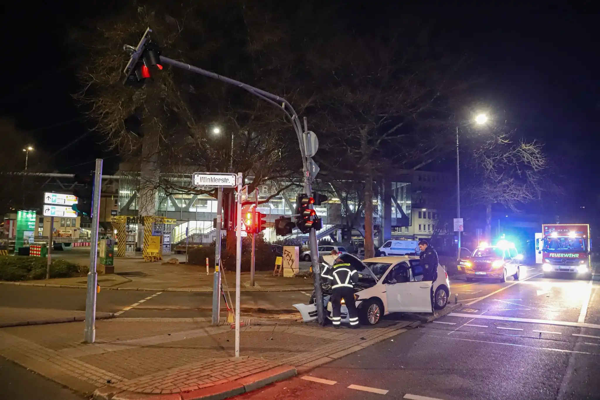 Image from Bergische Blaulichtnews: ++ Dashcam überführt Unfallflüchtigen ++  In der Nacht zu Mittwoch (26...