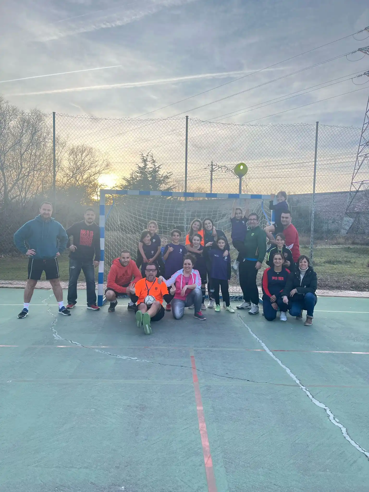 Image from CDE Valderas Fs: Así celebramos la semana de Carnaval 🎭🎉 💥 Partidazo entre padres, ...